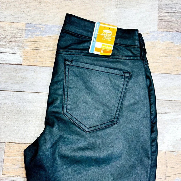 OLD NAVY Black coated Super Skinny Rock Star jeans | Sleek mid-rise denim | 6 * - Picture 2 of 11